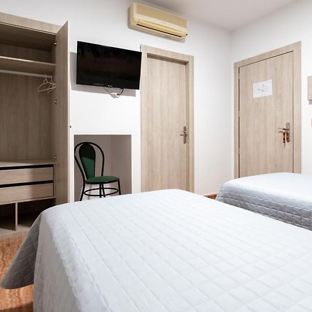 Hostal Vinuela San Pedro de Merida Luaran gambar