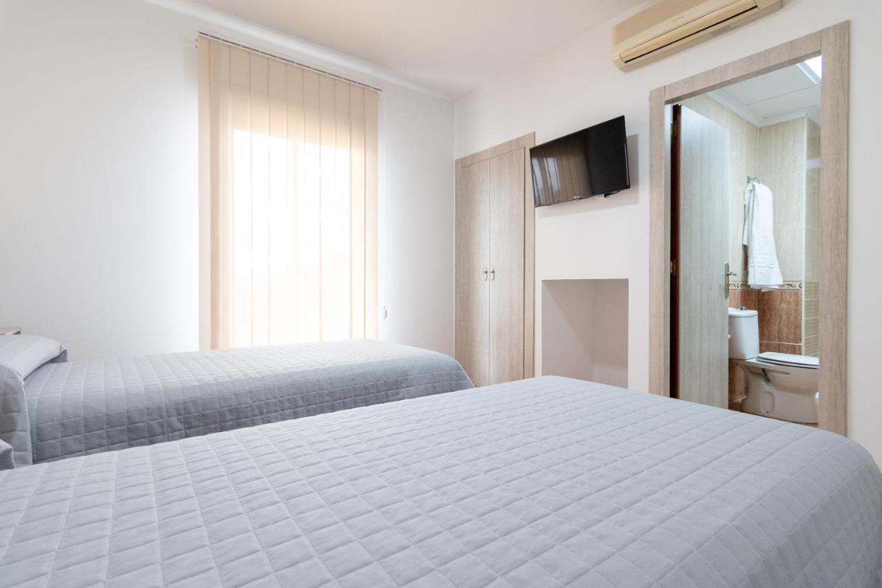 Hostal Vinuela San Pedro de Merida Luaran gambar