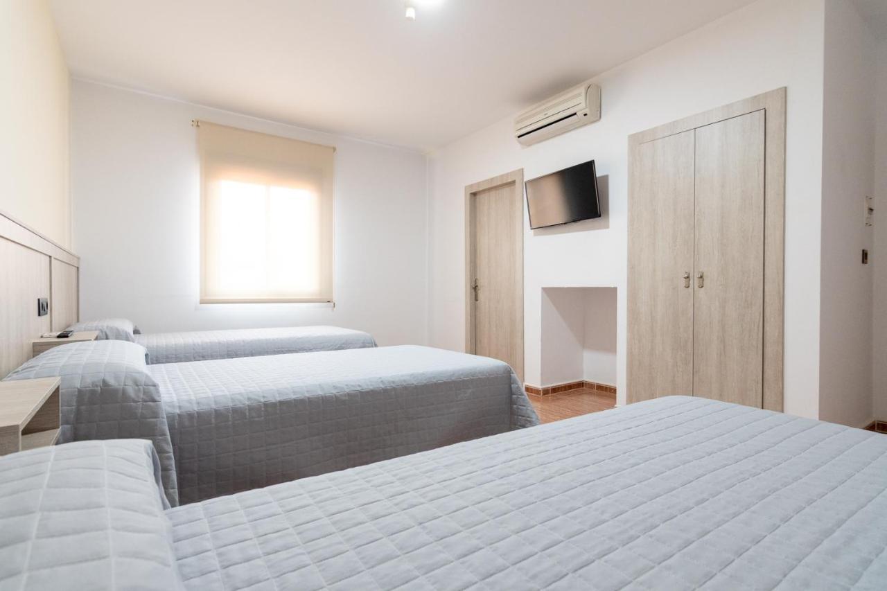 Hostal Vinuela San Pedro de Merida Luaran gambar