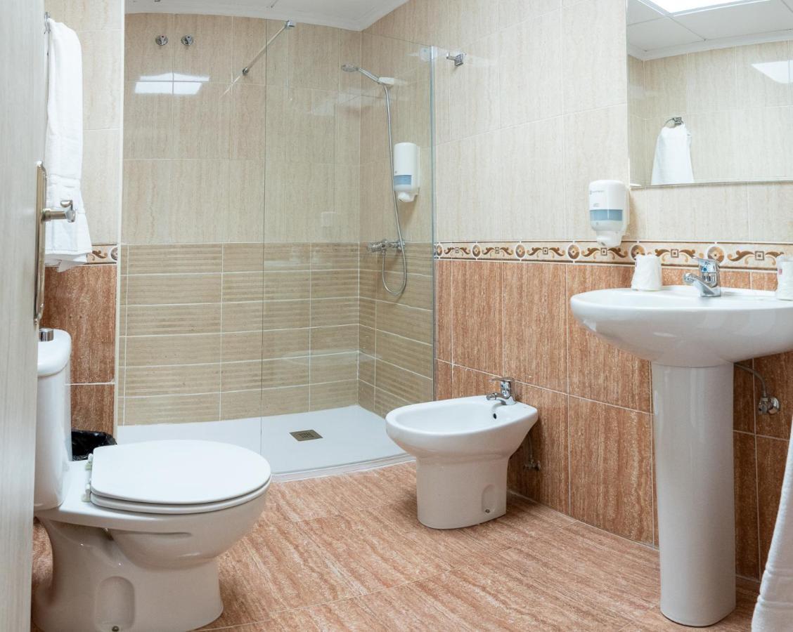 Hostal Vinuela San Pedro de Merida Luaran gambar