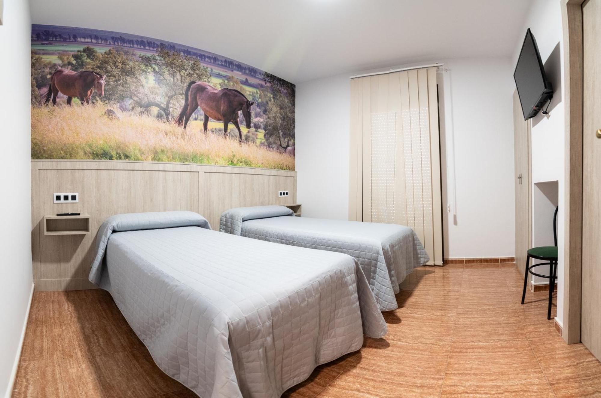 Hostal Vinuela San Pedro de Merida Luaran gambar