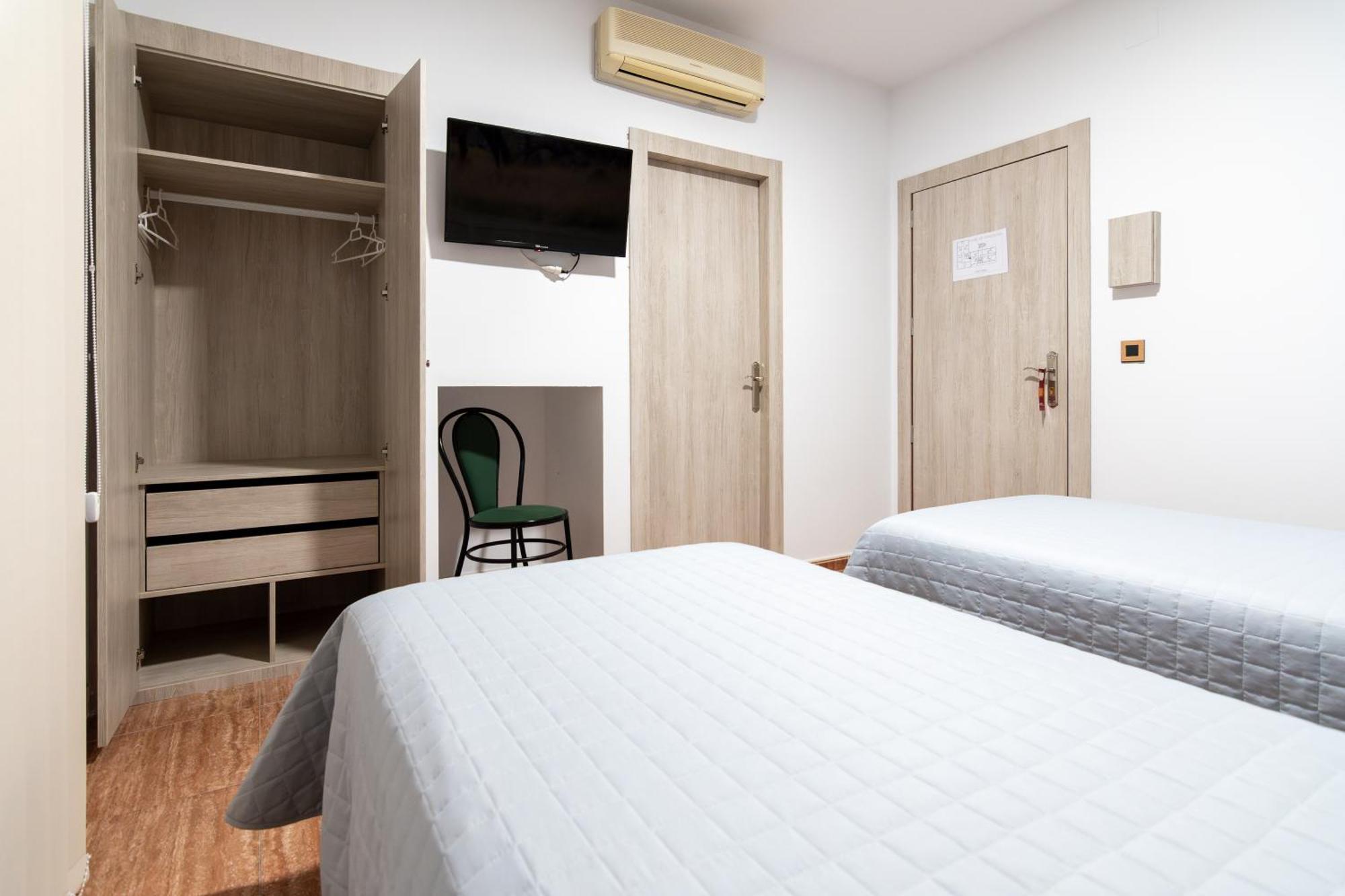 Hostal Vinuela San Pedro de Merida Luaran gambar